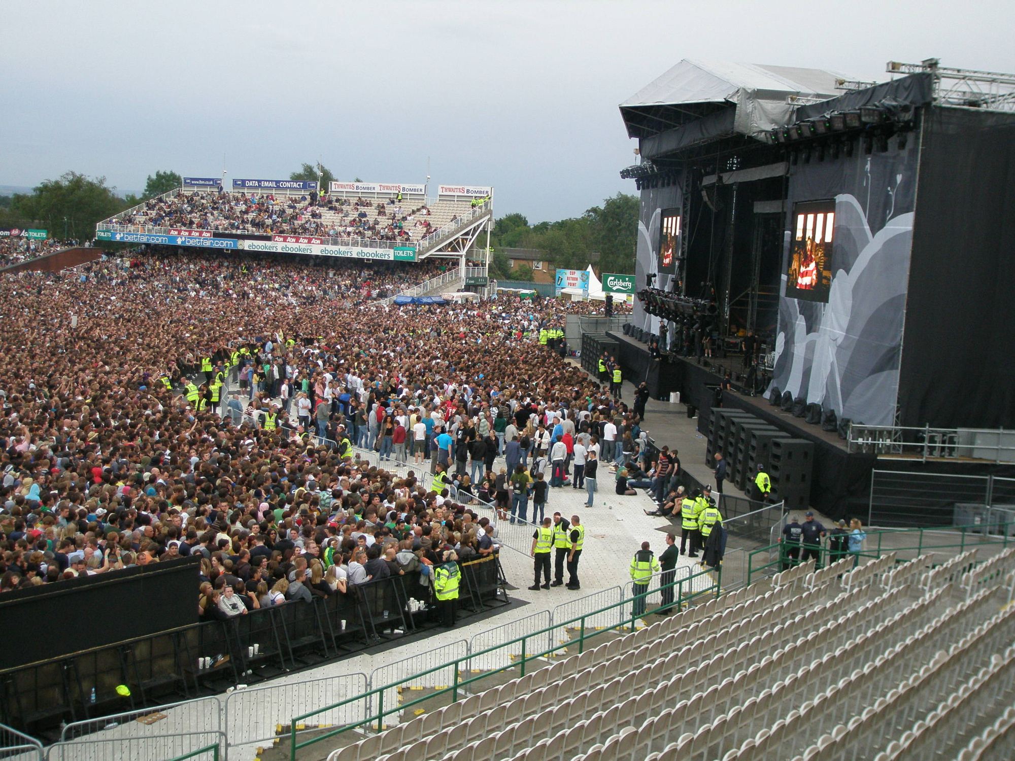 Crowd and stage on show day, Arctic Monkeys 2007