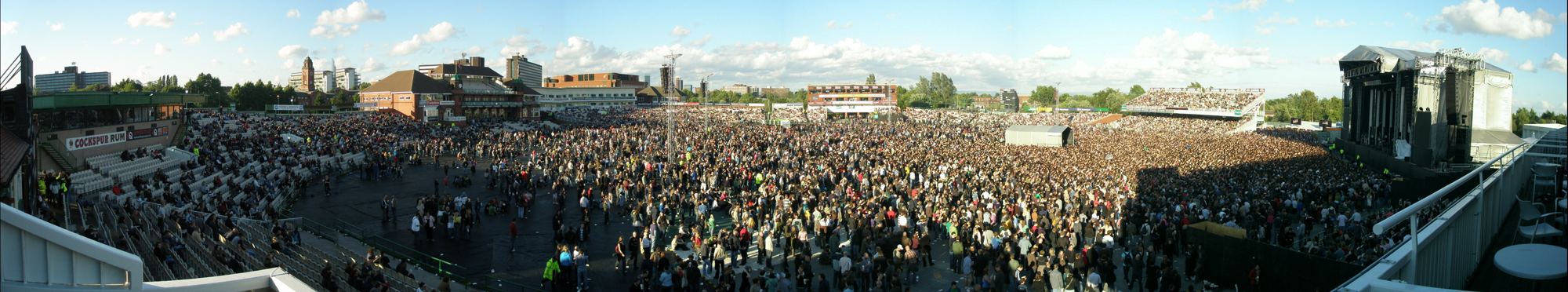 Panorama of the crowd for Radiohead at Lancashire Cricket Ground, 2008