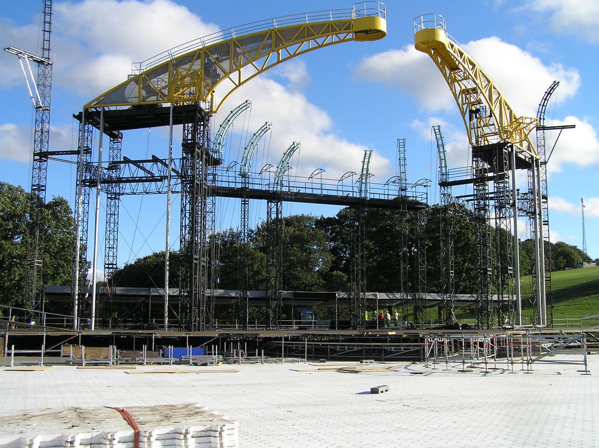 Stage steel and yellow cranes during the Robbie Williams build at Roundhay Park